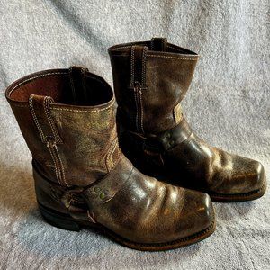 FRYE Men's Harness 8 R Boot,Chocolate,9 M